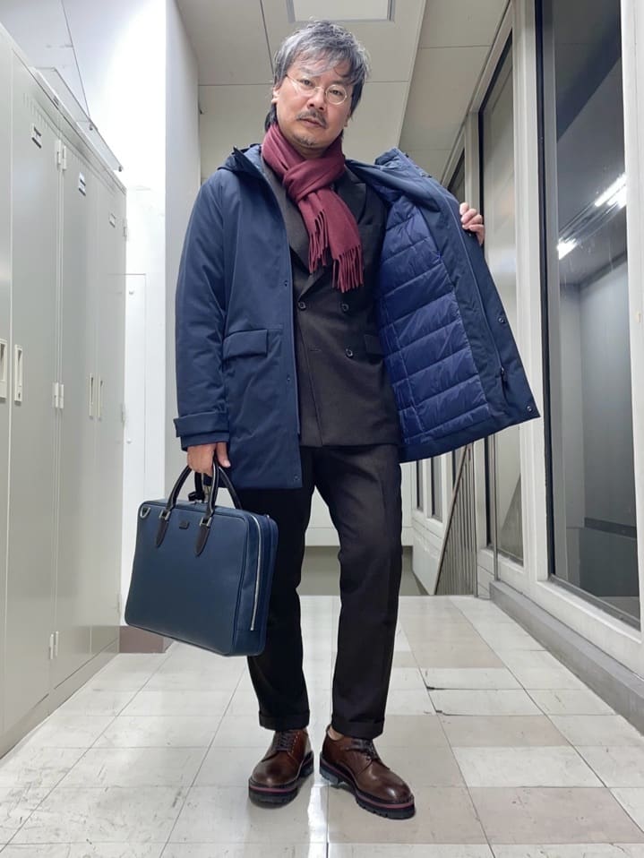 TAKEO KIKUCHIの【洗えるベビーカシミヤ】無地 マフラーを使ったコーディネートを紹介します。｜Rakuten Fashion(楽天ファッション／旧楽天ブランドアベニュー)4929965