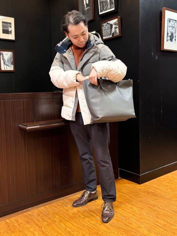 TAKEO KIKUCHIの【735フィルパワー】コンビ ダウンブルゾンを使ったコーディネートを紹介します。｜Rakuten Fashion(楽天ファッション／旧楽天ブランドアベニュー)4933405