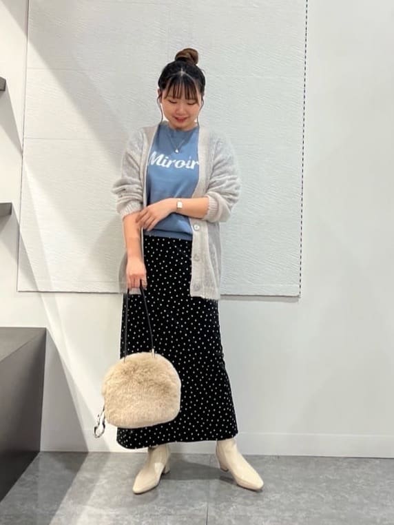 Vinのワッペンロゴハイゲージニットを使ったコーディネートを紹介します。｜Rakuten Fashion(楽天ファッション／旧楽天ブランドアベニュー)4937487