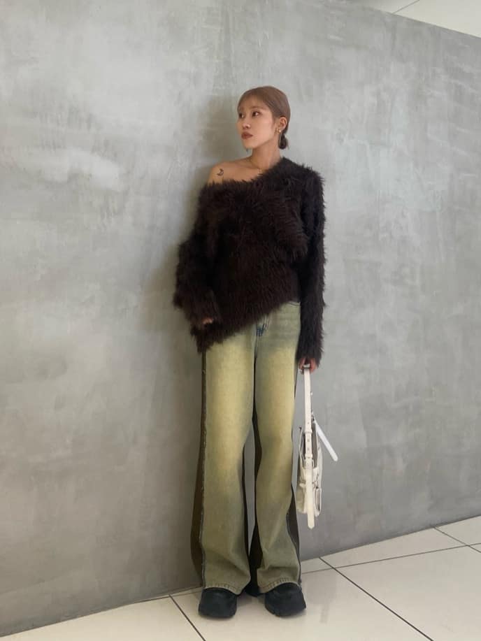 SLYの【THROW】SLANT NECK MG トップスを使ったコーディネート