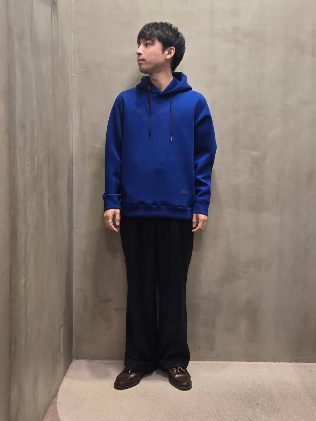 TAKEO KIKUCHIの【Made in JAPAN】エアダン プルオーバー パーカを使ったコーディネートを紹介します。｜Rakuten Fashion(楽天ファッション／旧楽天ブランドアベニュー)4941253