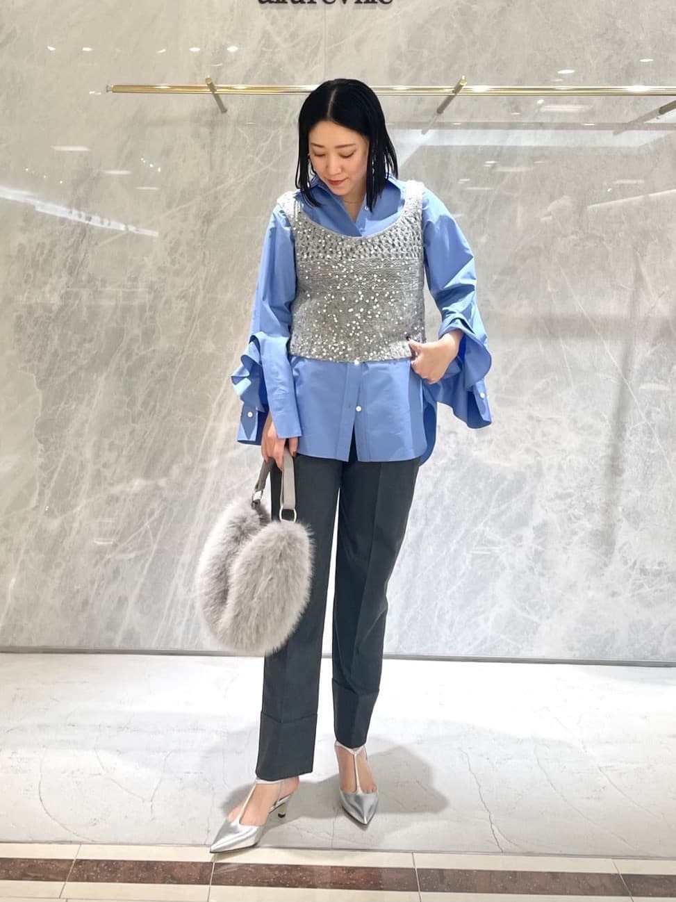 allurevilleのタックテーパードパンツを使ったコーディネートを紹介します。｜Rakuten Fashion(楽天ファッション／旧楽天ブランドアベニュー)4941916