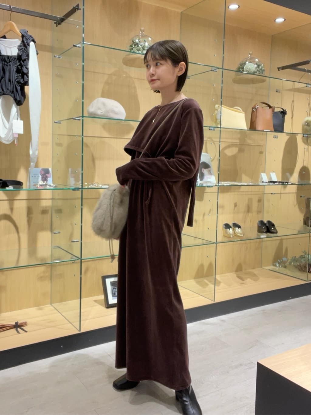 CAPRICIEUX LE