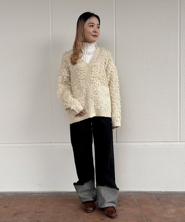 BEAMS HEARTのVネック ループニット カーディガン ボリュームを使ったコーディネートを紹介します。｜Rakuten Fashion(楽天ファッション／旧楽天ブランドアベニュー)4945503