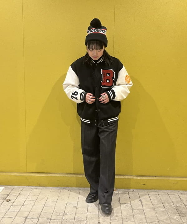 BEAMS HEARTのポリエステルレーヨン 2タック ワイドパンツを使ったコーディネートを紹介します。｜Rakuten Fashion(楽天ファッション／旧楽天ブランドアベニュー)4946551