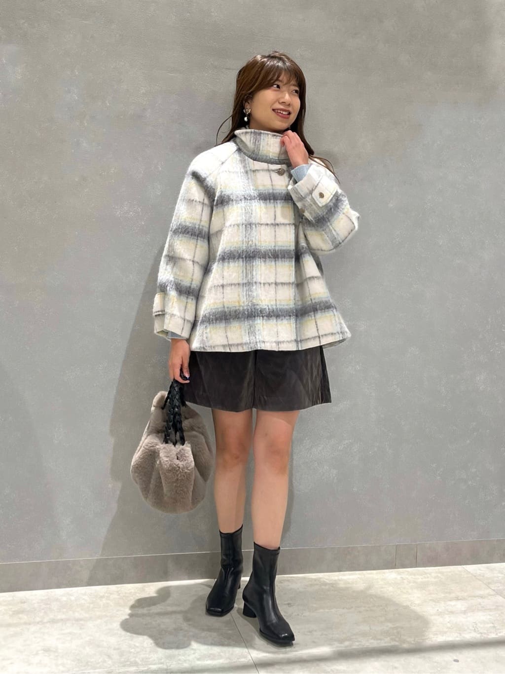 Vinのスクエアトゥレザーミドルブーツを使ったコーディネートを紹介します。｜Rakuten Fashion(楽天ファッション／旧楽天ブランドアベニュー)4950423