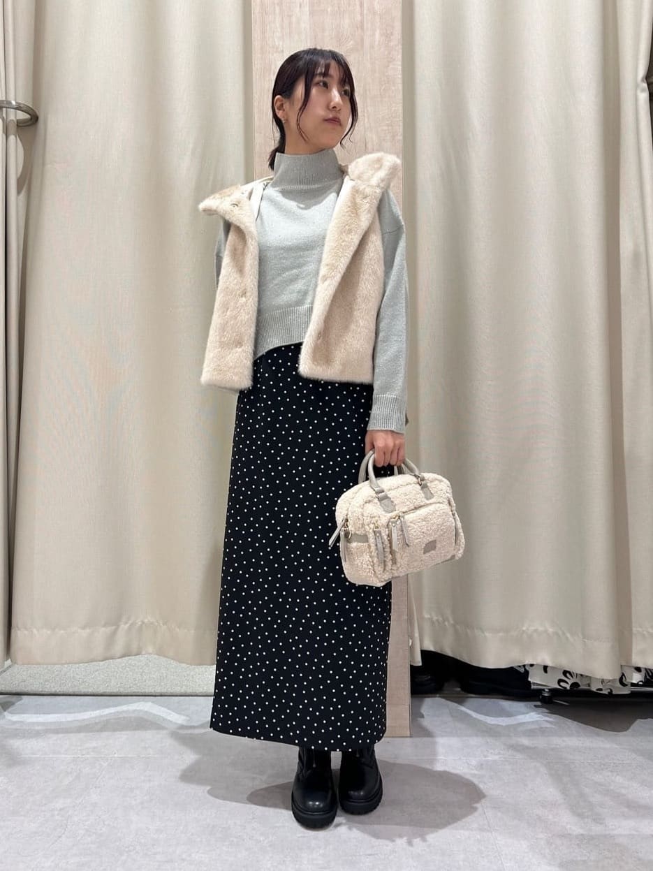 Vinのナイロンドッキングフードファーベストを使ったコーディネートを紹介します。｜Rakuten Fashion(楽天ファッション／旧楽天ブランドアベニュー)4954365