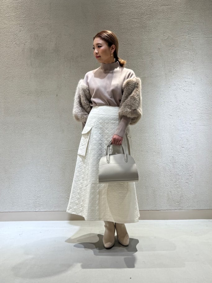 Vinのカウレザーラウンドボストンバッグを使ったコーディネートを紹介します。｜Rakuten Fashion(楽天ファッション／旧楽天ブランドアベニュー)4956728