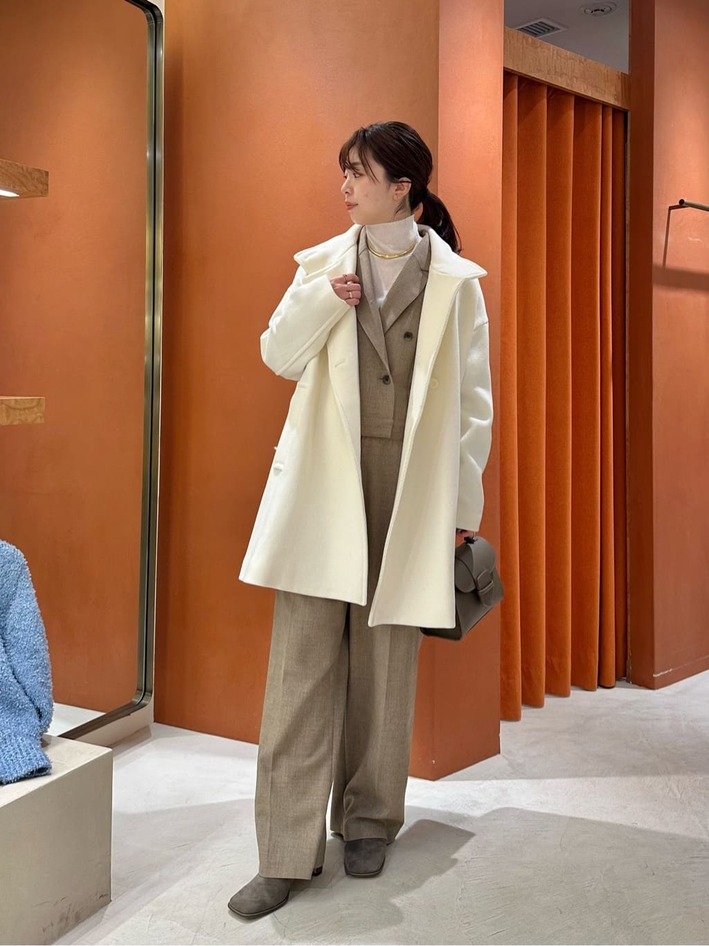 Whim Gazetteの【THE PAUSE】テーラーカラージャンプスーツを使った 