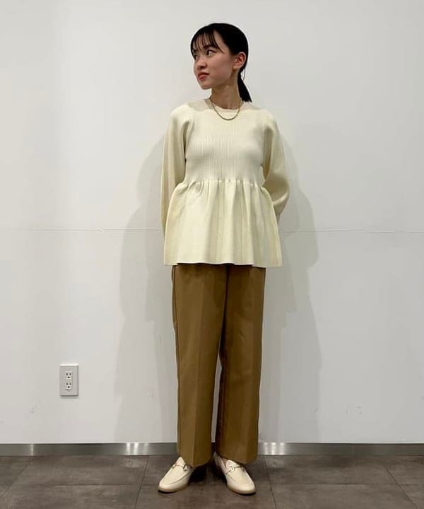 BEAMS HEARTのペプラムフォルム プルオーバーニット 24AW カラーを使ったコーディネートを紹介します。｜Rakuten Fashion(楽天ファッション／旧楽天ブランドアベニュー)4960060