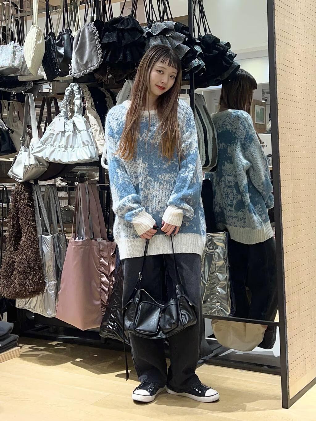 LAKOLEのニュアンス柄ニットプルオーバーを使ったコーディネートを紹介します。｜Rakuten Fashion(楽天ファッション／旧楽天ブランドアベニュー)4960052