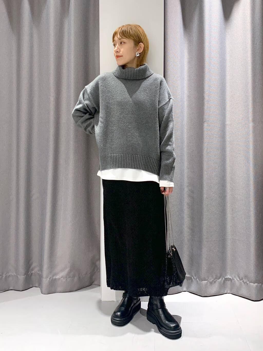 LAKOLEの7ゲージタートルニットプルオーバーを使ったコーディネートを紹介します。｜Rakuten Fashion(楽天ファッション／旧楽天ブランドアベニュー)4960016