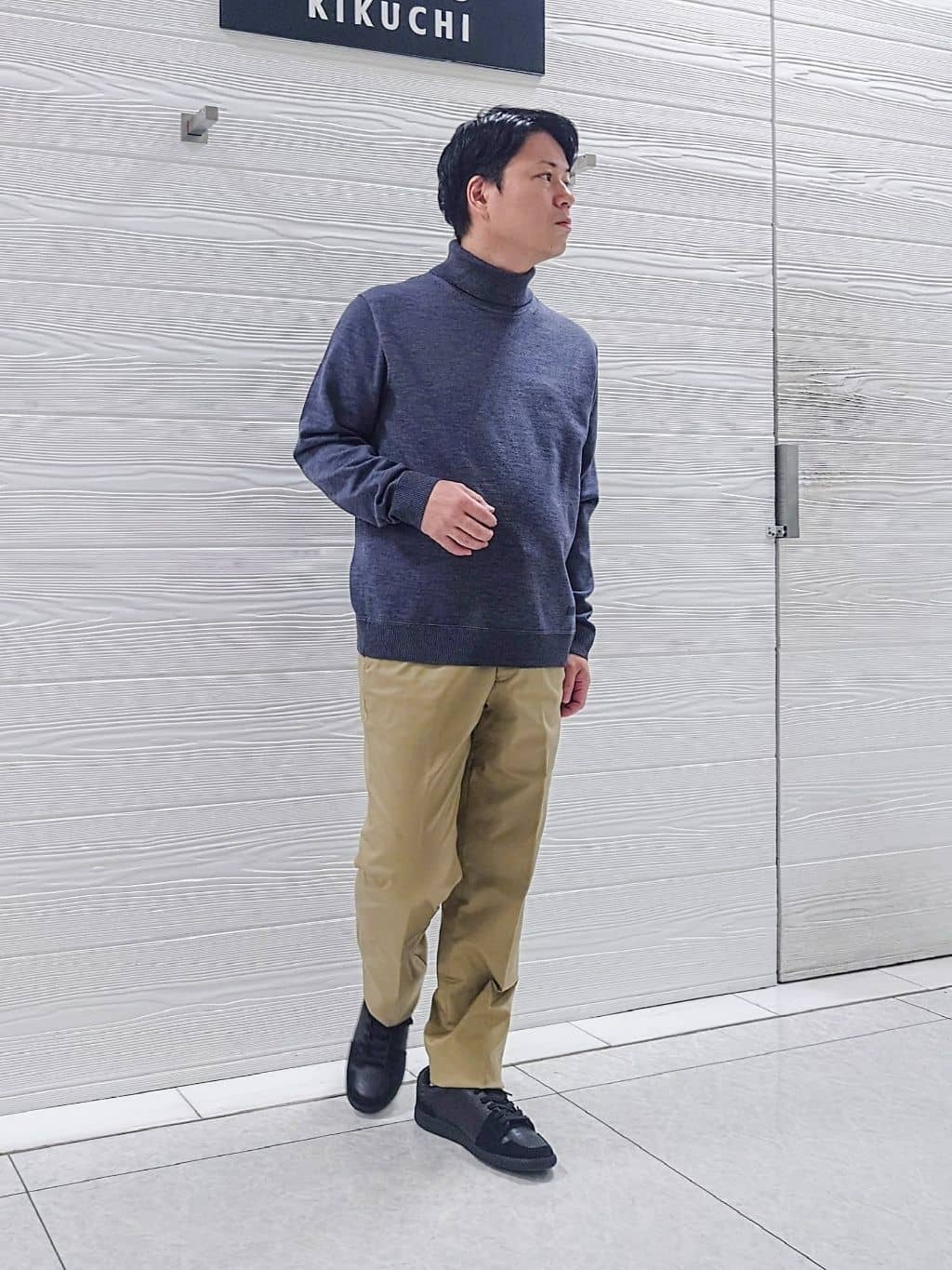 TAKEO KIKUCHIの【アンチピリング】タートルネック ニットを使ったコーディネートを紹介します。｜Rakuten Fashion(楽天ファッション／旧楽天ブランドアベニュー)4960326