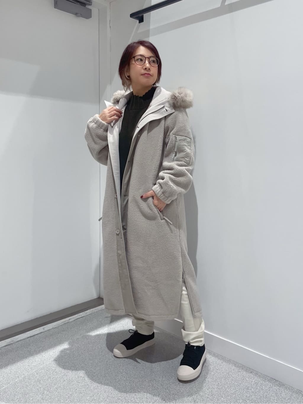 LASUDのストレッチテーパードパンツを使ったコーディネートを紹介します。｜Rakuten Fashion(楽天ファッション／旧楽天ブランドアベニュー)4966062
