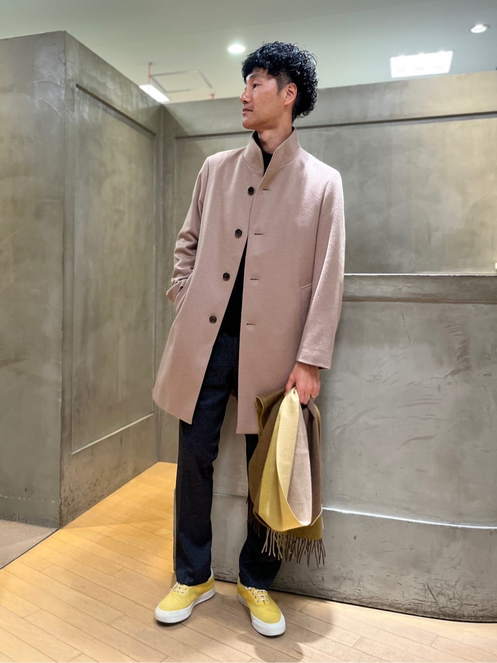 TAKEO KIKUCHIの【ウールカシミヤブレンド】ビーバー調 スタンドカラー コートを使ったコーディネートを紹介します。｜Rakuten Fashion(楽天ファッション／旧楽天ブランドアベニュー)4970306