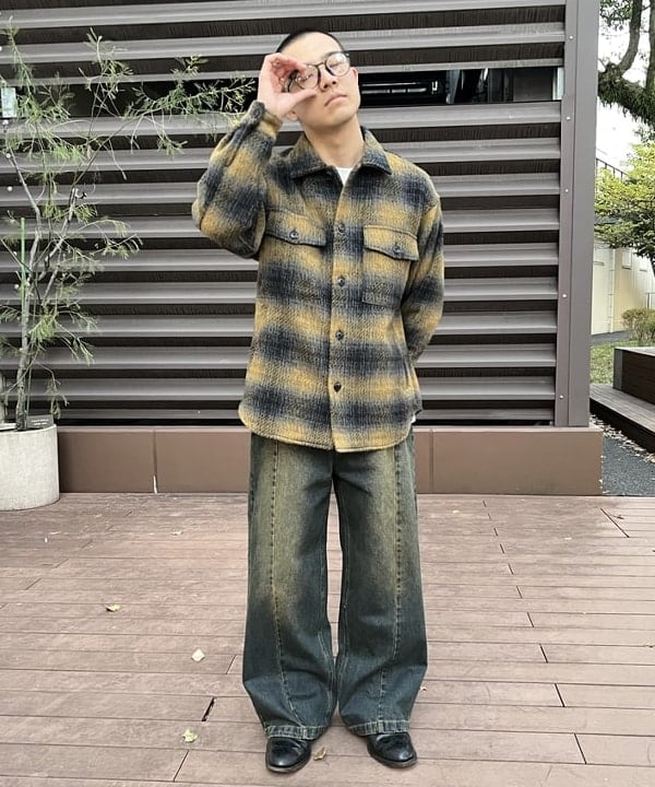 BEAMS HEARTのブラスト シーム バギーデニムパンツを使ったコーディネートを紹介します。｜Rakuten Fashion(楽天ファッション／旧楽天ブランドアベニュー)4977181