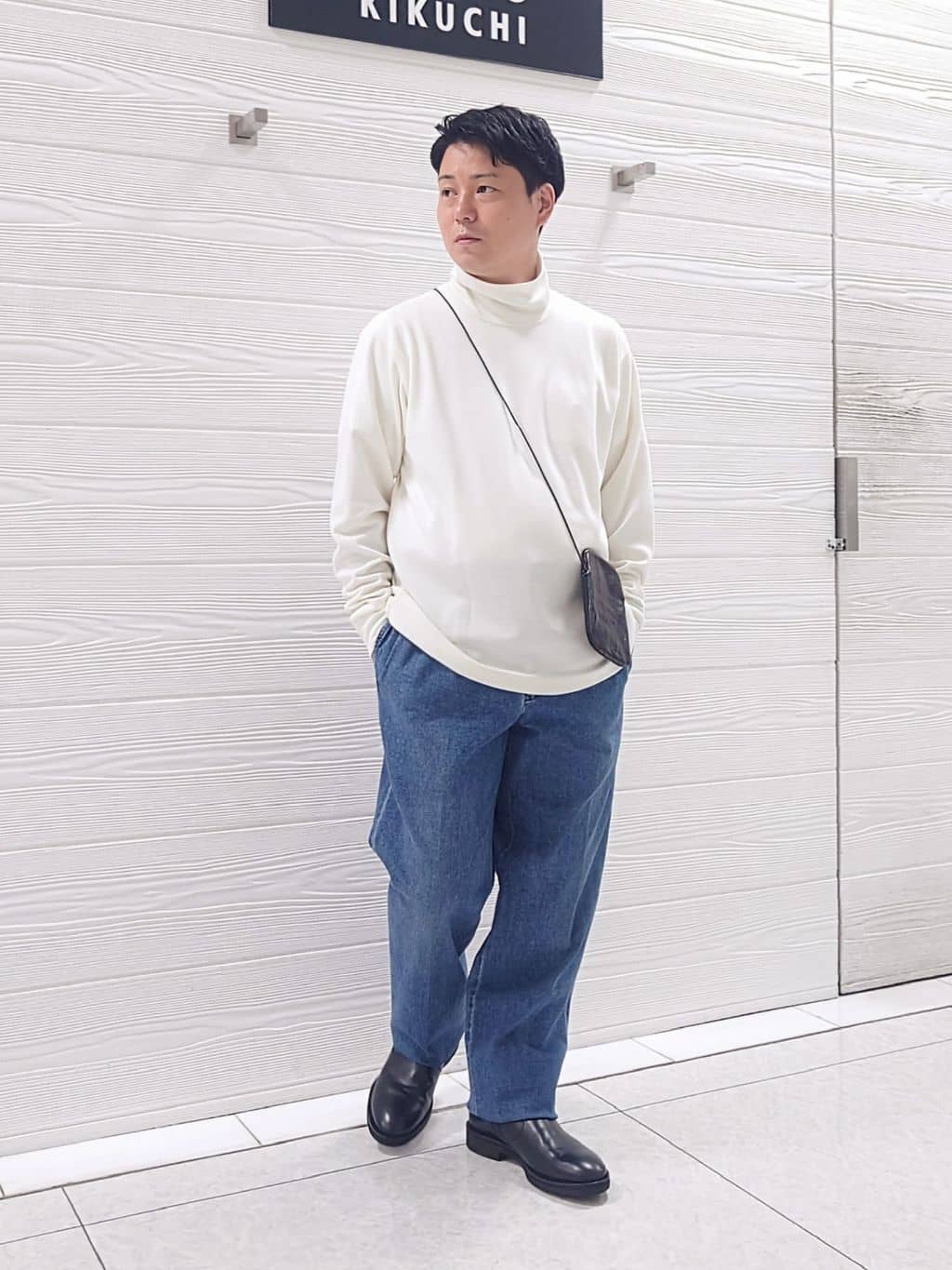 TAKEO KIKUCHIの【THE FLAGSHIP】ウール混 オフネック プルオーバーを使ったコーディネートを紹介します。｜Rakuten Fashion(楽天ファッション／旧楽天ブランドアベニュー)4982661