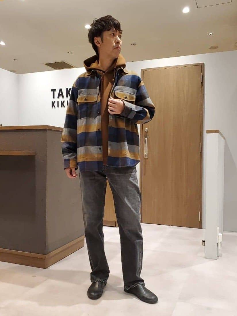 TAKEO KIKUCHIの【モンスターストレッチ】日本製 ウォッシュド デニムパンツを使ったコーディネートを紹介します。｜Rakuten Fashion(楽天ファッション／旧楽天ブランドアベニュー)4987530