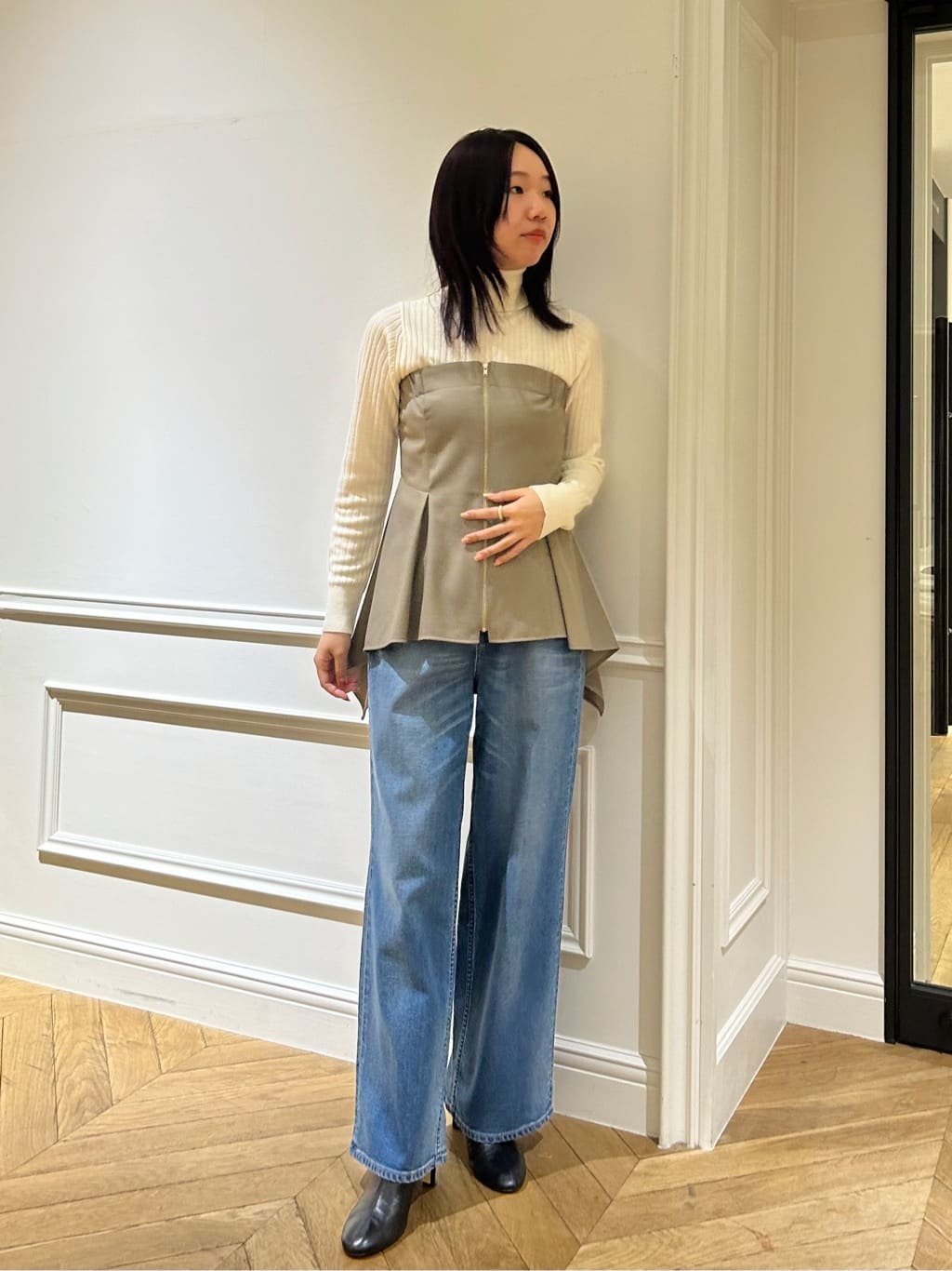 allurevilleのウールデニムイレヘムビスチェを使ったコーディネートを紹介します。｜Rakuten Fashion(楽天ファッション／旧楽天ブランドアベニュー)4988491