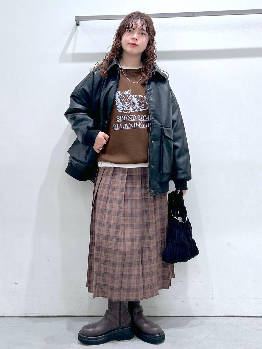 LAKOLEのフェイクレザー中綿ブルゾンを使ったコーディネートを紹介します。｜Rakuten Fashion(楽天ファッション／旧楽天ブランドアベニュー)4988903