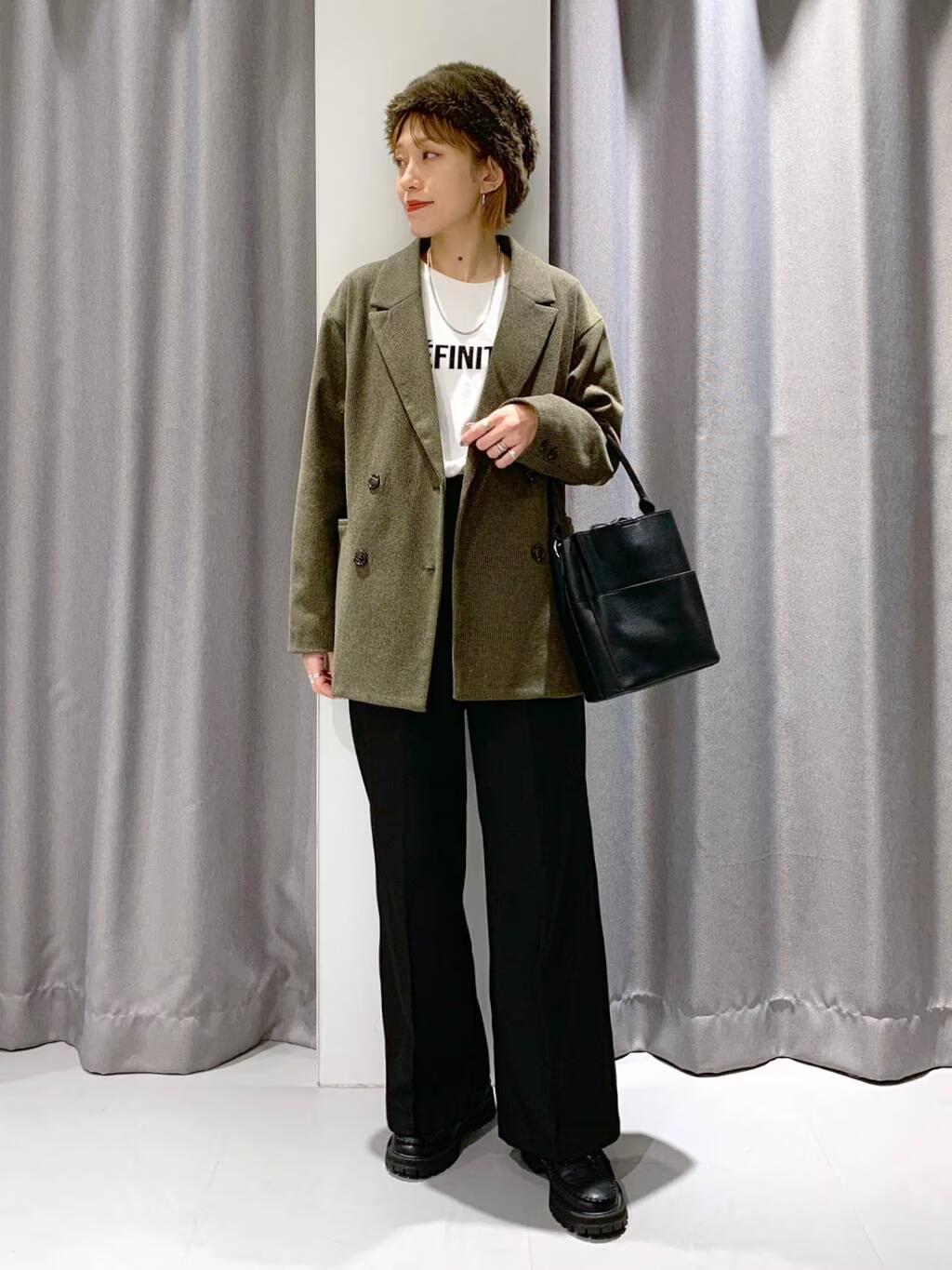 LAKOLEのフロッキーロゴスムース長袖Tを使ったコーディネートを紹介します。｜Rakuten Fashion(楽天ファッション／旧楽天ブランドアベニュー)4988926