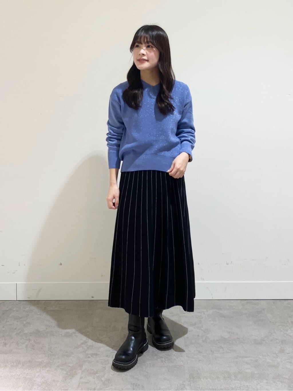 INDIVIの【洗える/日本製/ウール混】Vネックラメニットを使った