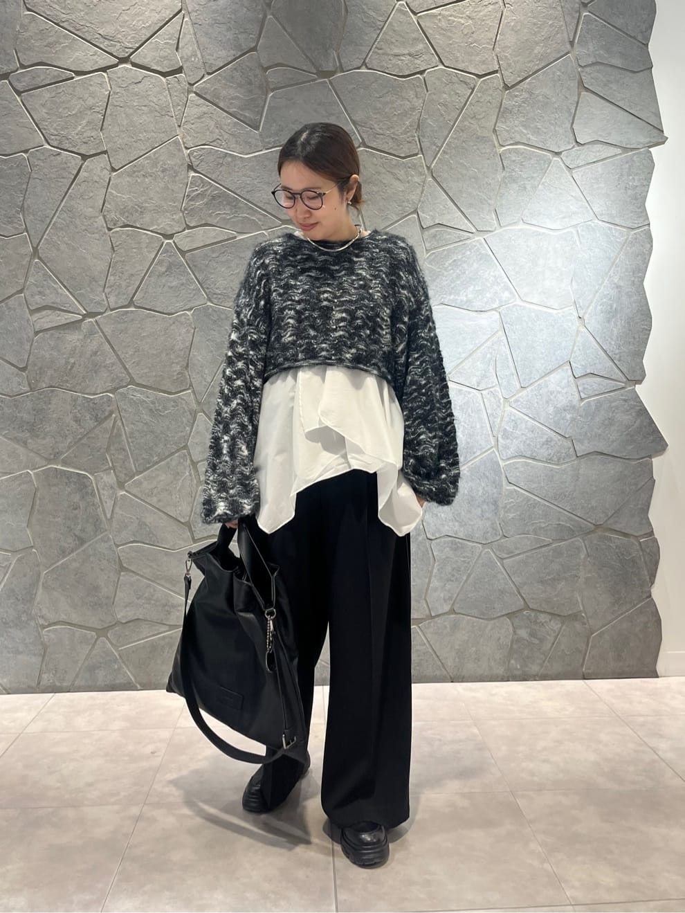 LASUDの裾フリルデザインプルオーバーを使ったコーディネートを紹介します。｜Rakuten Fashion(楽天ファッション／旧楽天ブランドアベニュー)4997177