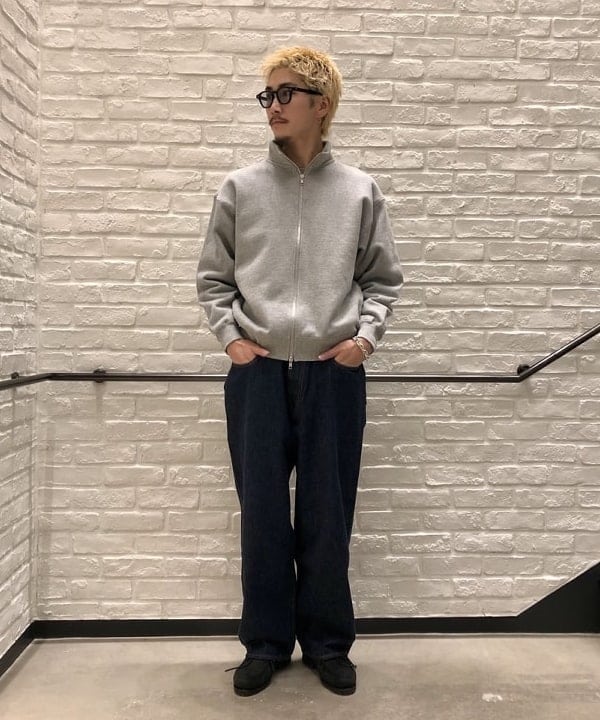 BEAMS MENのBEAMS / ワイドフィット デニムパンツを使ったコーディネートを紹介します。｜Rakuten Fashion(楽天ファッション／旧楽天ブランドアベニュー)5006372