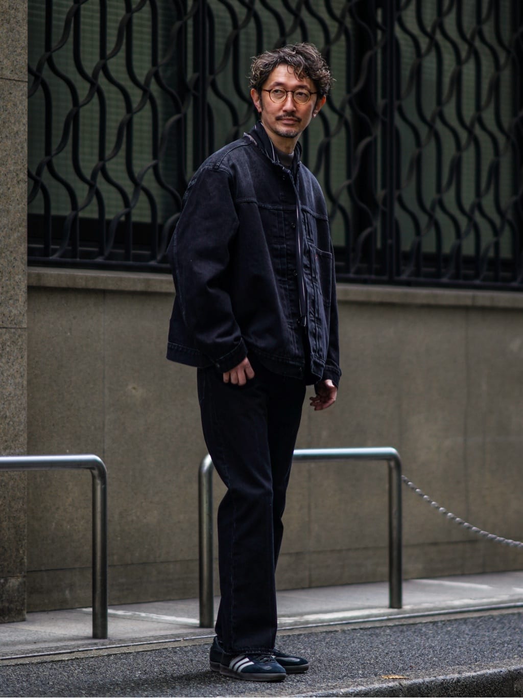 EDIFICEのLevi's(リーバイス) 別注 517 TM BLACK L29を使った