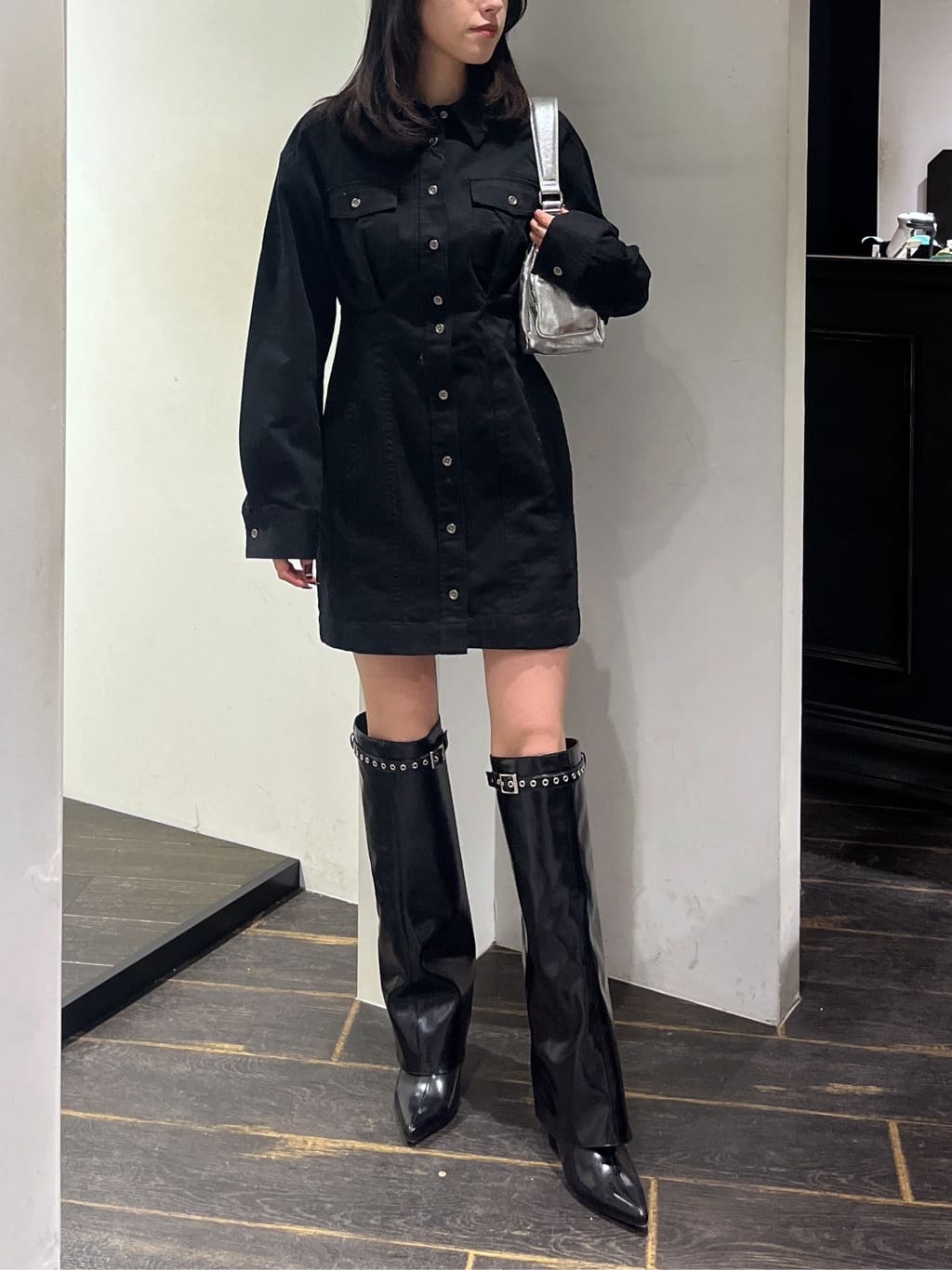 moussyのWAIST TUCK ミニドレスを使ったコーディネート | Rakuten  