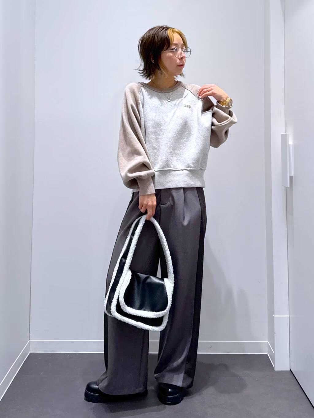 LAKOLEのスウェットライクニットプルオーバーを使ったコーディネートを紹介します。｜Rakuten Fashion(楽天ファッション／旧楽天ブランドアベニュー)5029972