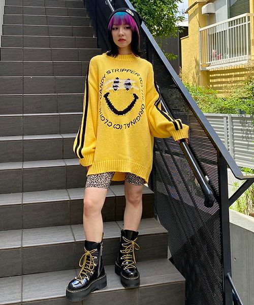 Candy StripperのBLINDFOLDED SMILE KNITを使ったコーディネートを紹介します。｜Rakuten Fashion(楽天ファッション／旧楽天ブランドアベニュー)5033331