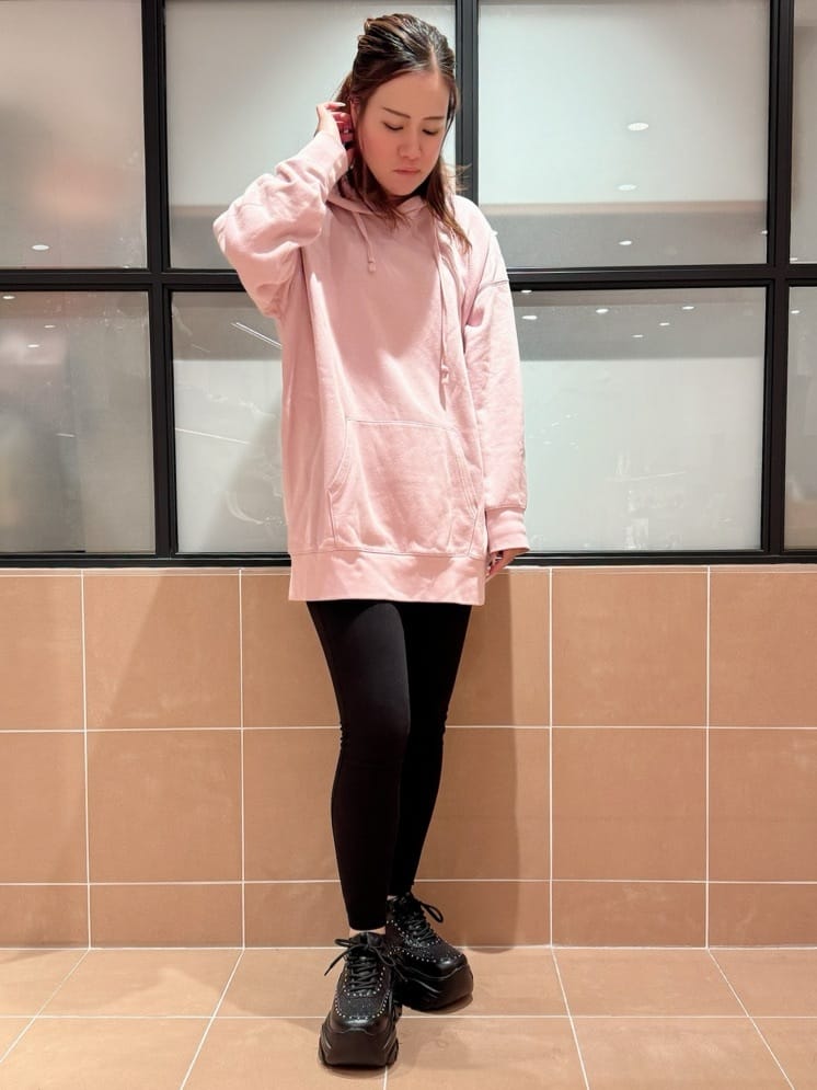 ESPERANZAのスタッズ厚底スニーカーを使ったコーディネートを紹介します。｜Rakuten Fashion(楽天ファッション／旧楽天ブランドアベニュー)5036210