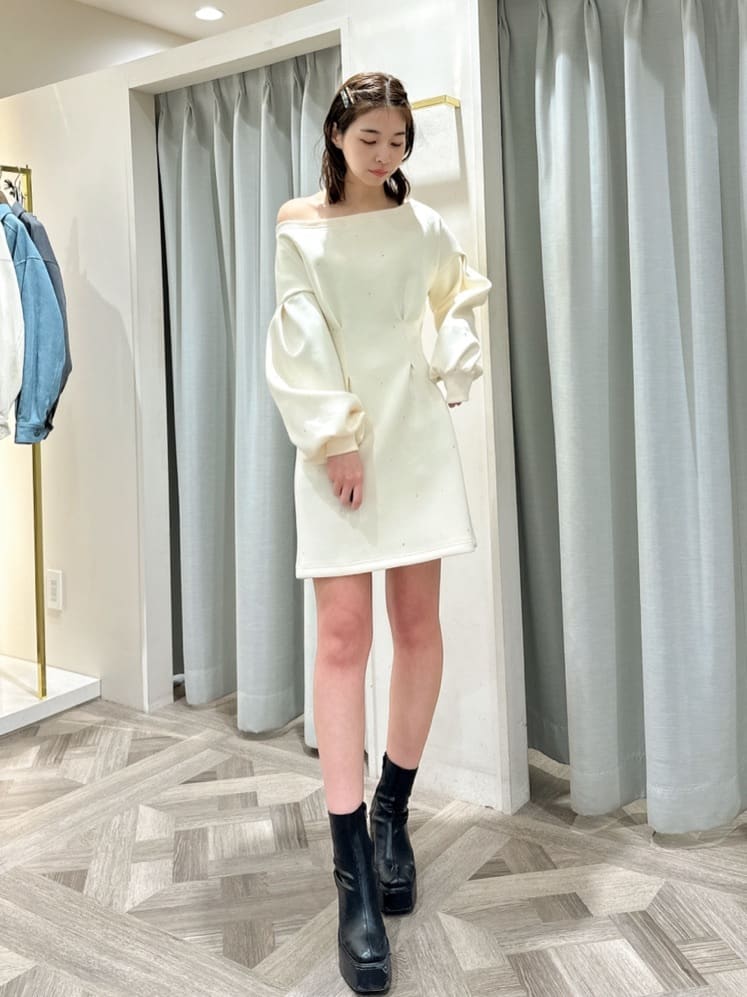 REDYAZELのラインストーンミニワンピースを使ったコーディネートを紹介します。｜Rakuten Fashion(楽天ファッション／旧楽天ブランドアベニュー)5043984