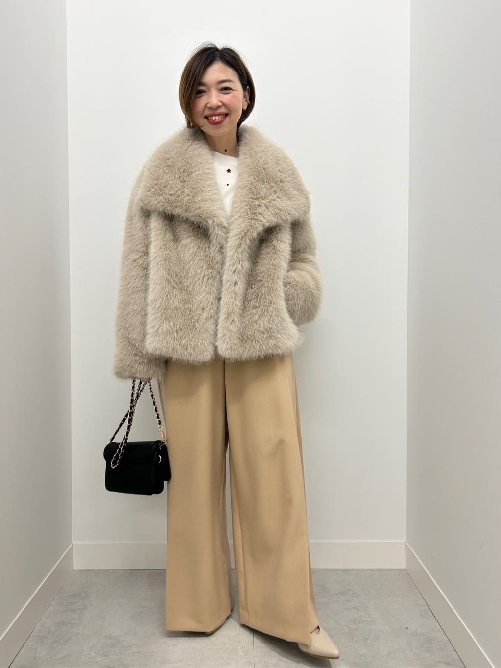 Vinのサイドタックワイドパンツを使ったコーディネートを紹介します。｜Rakuten Fashion(楽天ファッション／旧楽天ブランドアベニュー)5044144