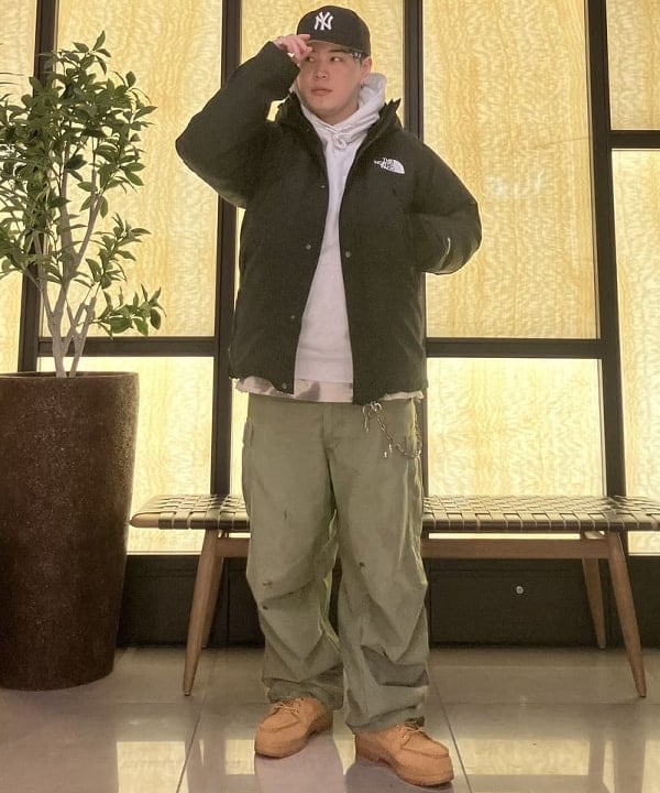 BEAMS MENのTHE NORTH FACE / Mountain Down Jacketを使ったコーディネートを紹介します。｜Rakuten Fashion(楽天ファッション／旧楽天ブランドアベニュー)5049412