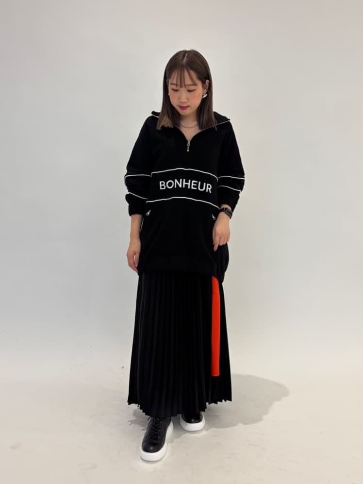 Vinのファスナースリットプリーツスカートを使ったコーディネートを紹介します。｜Rakuten Fashion(楽天ファッション／旧楽天ブランドアベニュー)5052813