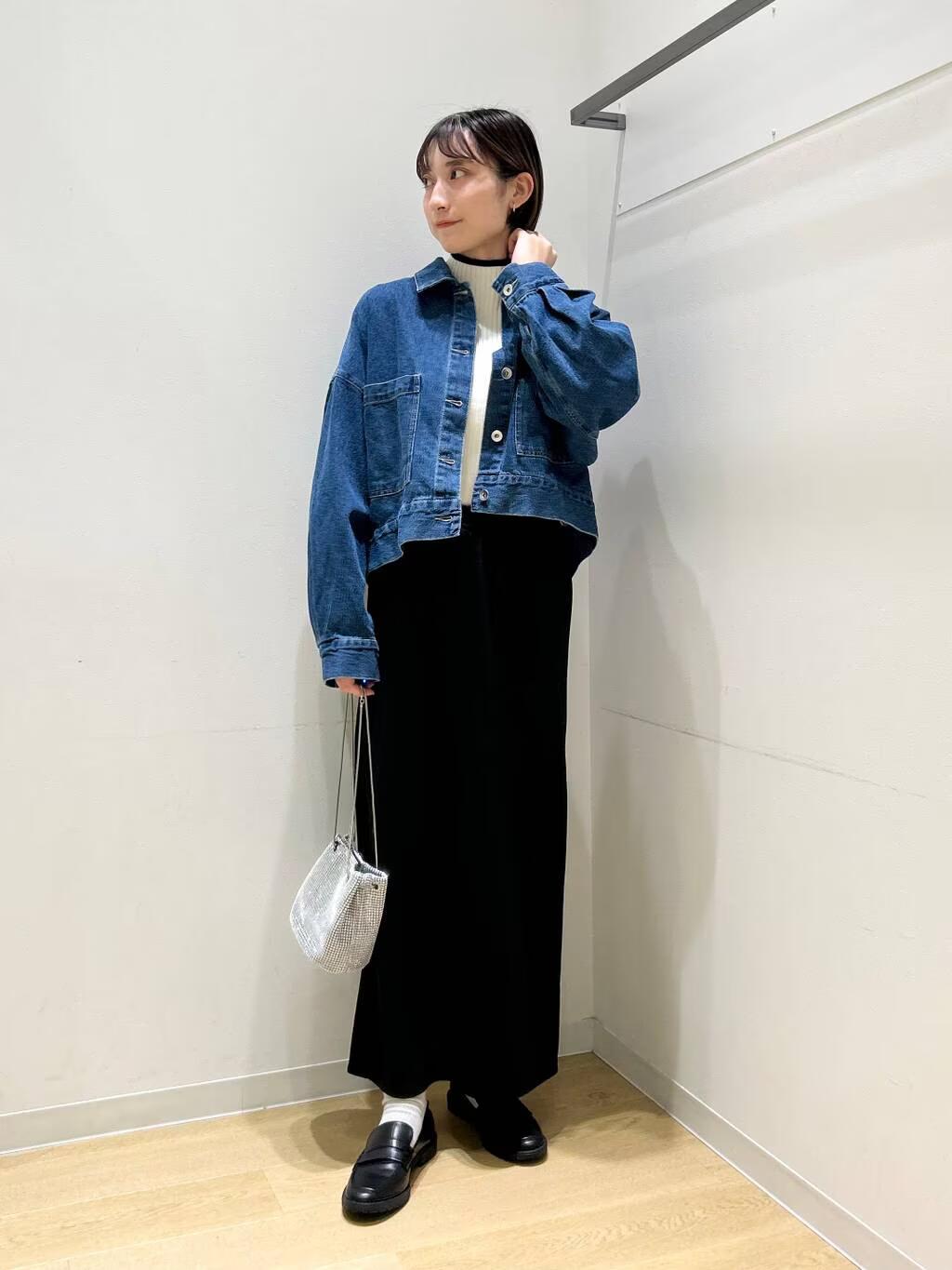 LAKOLEのボリュームスリーブGジャンを使ったコーディネートを紹介します。｜Rakuten Fashion(楽天ファッション／旧楽天ブランドアベニュー)5056040