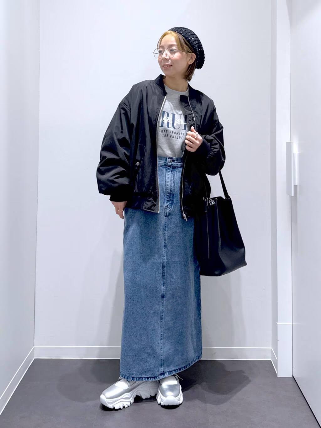 LAKOLEのボリュームスリーブMA-1を使ったコーディネートを紹介します。｜Rakuten Fashion(楽天ファッション／旧楽天ブランドアベニュー)5056085