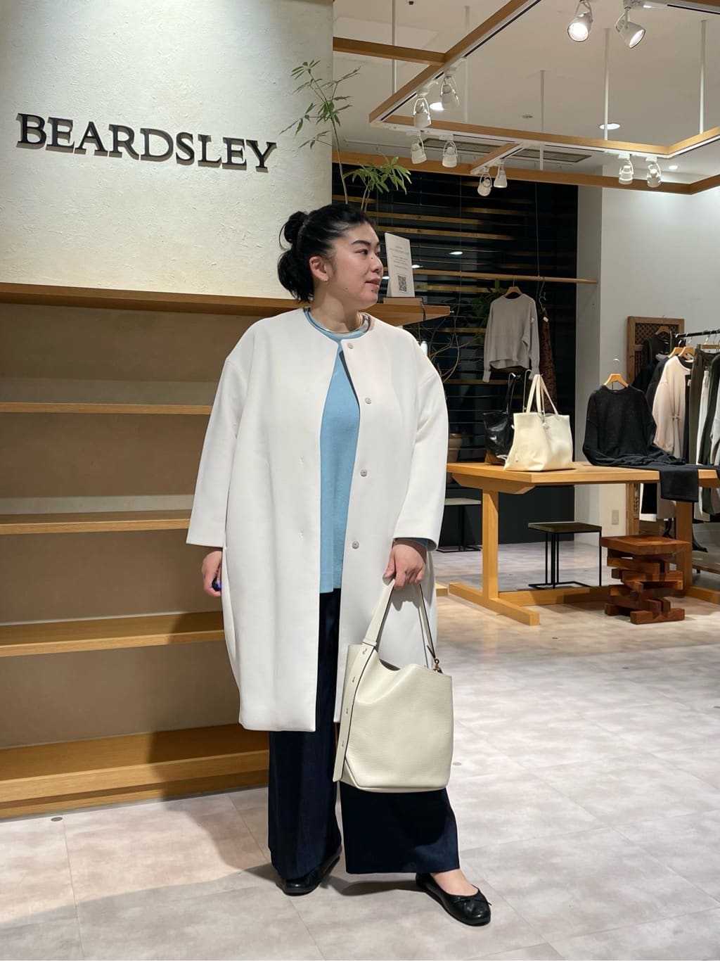 BEARDSLEYの後ろぷっくりダンボールコートを使ったコーディネート | Rakuten  Fashion(楽天ファッション／旧楽天ブランドアベニュー)5057419