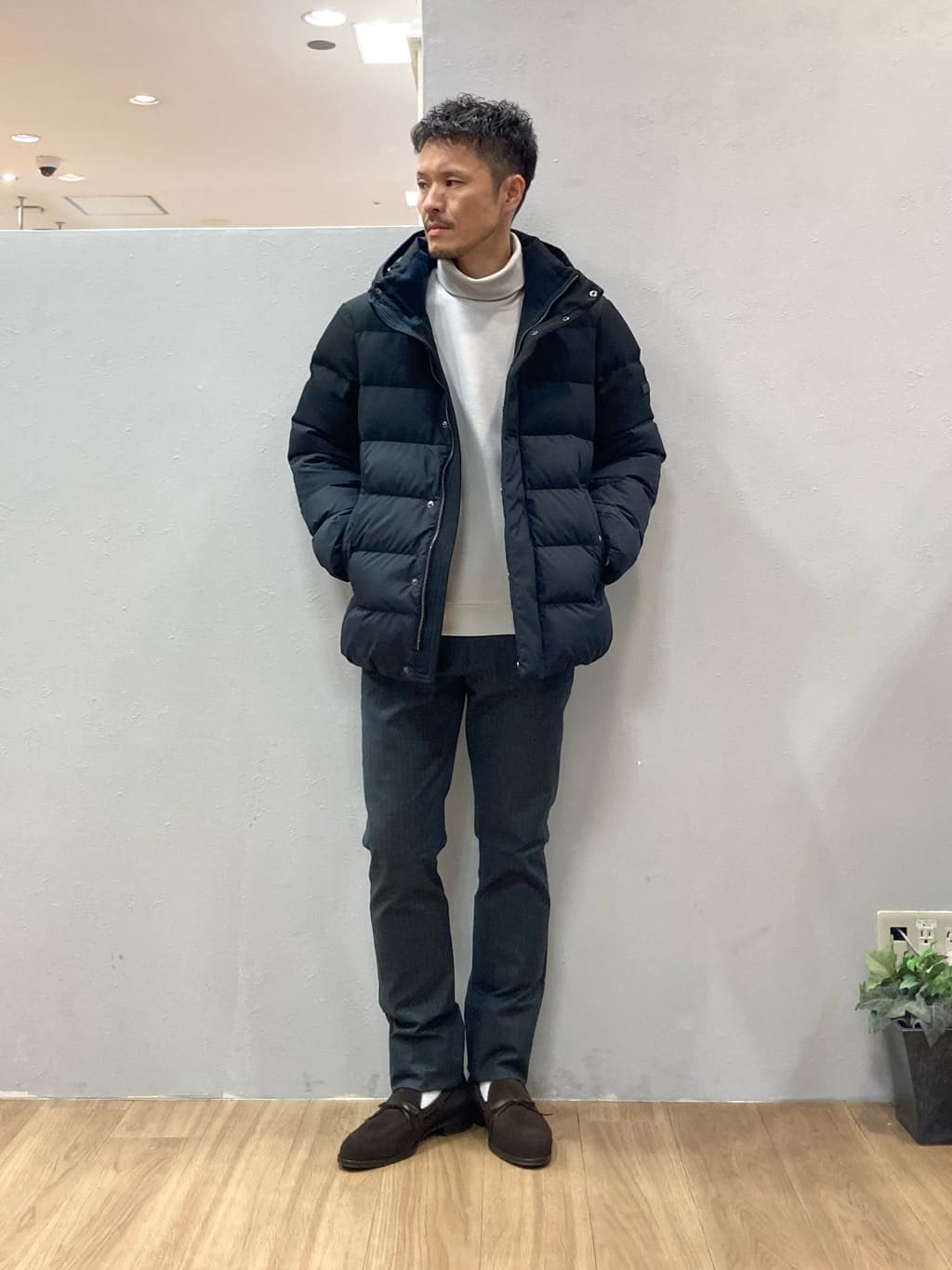 TAKEO KIKUCHIの【735フィルパワー】コンビ ダウンブルゾンを使ったコーディネートを紹介します。｜Rakuten Fashion(楽天ファッション／旧楽天ブランドアベニュー)5063558