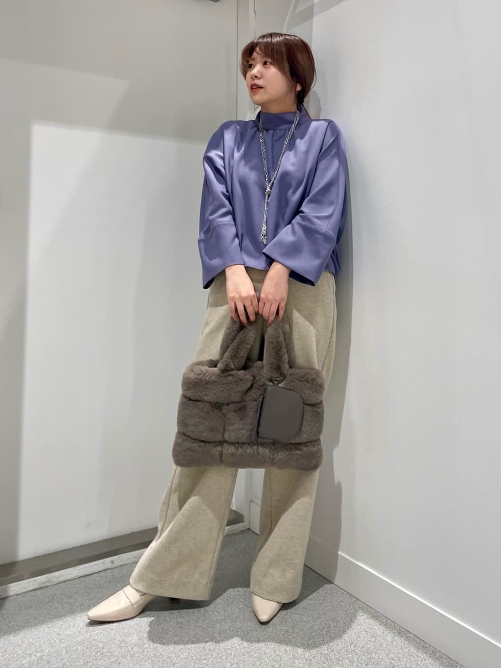 Vinのボリュームスリーブブラウスを使ったコーディネートを紹介します。｜Rakuten Fashion(楽天ファッション／旧楽天ブランドアベニュー)5065703