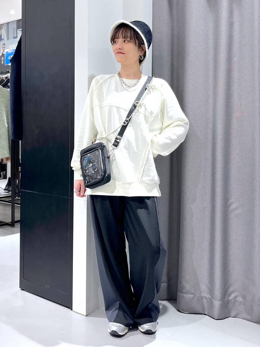 LAKOLEのリメイク風スウェットを使ったコーディネートを紹介します。｜Rakuten Fashion(楽天ファッション／旧楽天ブランドアベニュー)5067361