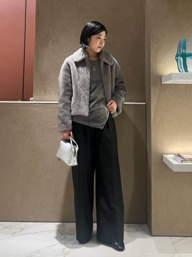 allurevilleのポリエステル/Wストレッチタックパンツを使ったコーディネートを紹介します。｜Rakuten Fashion(楽天ファッション／旧楽天ブランドアベニュー)5068103