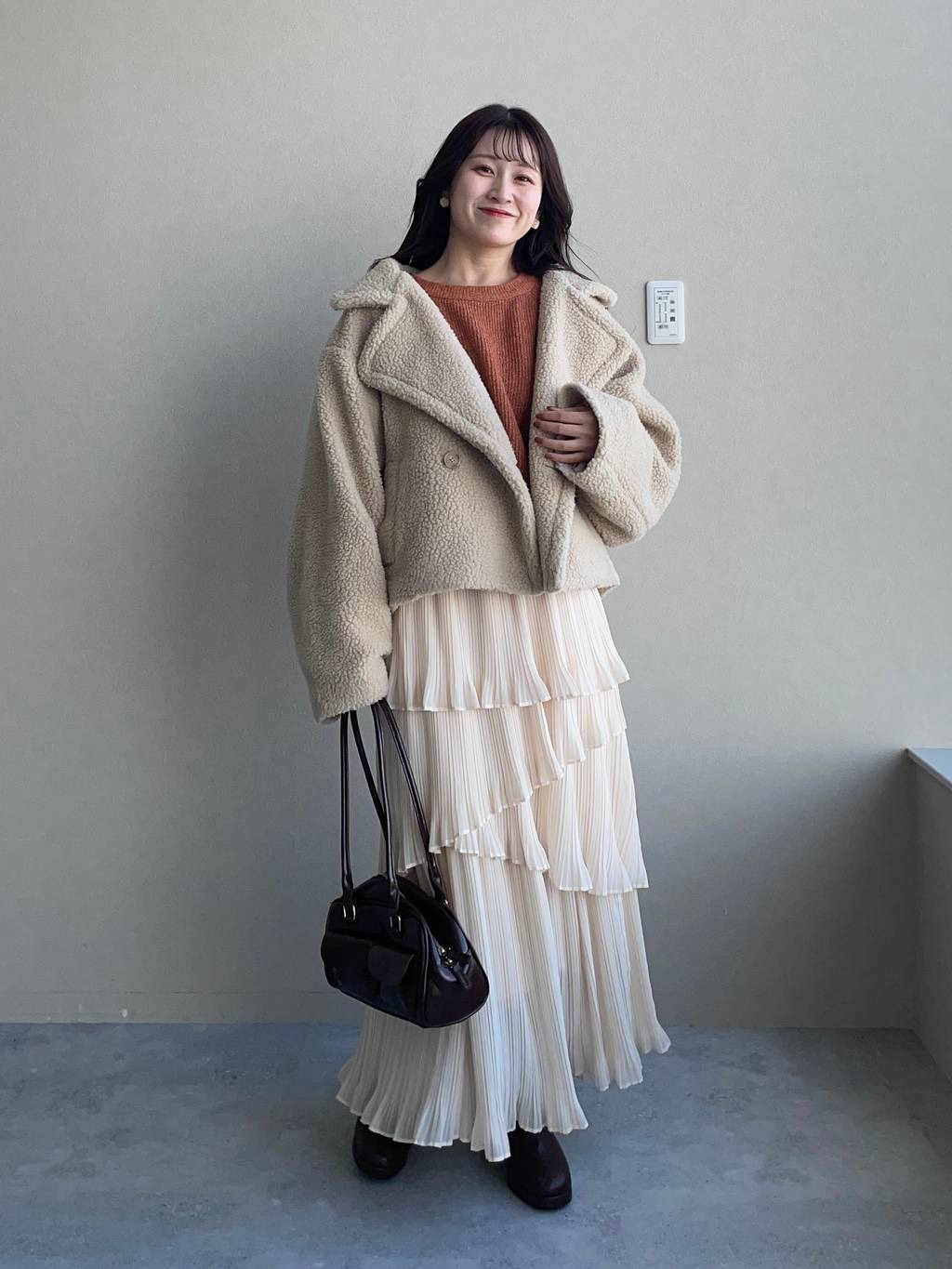 mysty womanの【WEB限定】アイスクリームクルーニットを使ったコーディネートを紹介します。｜Rakuten Fashion(楽天ファッション／旧楽天ブランドアベニュー)5074005