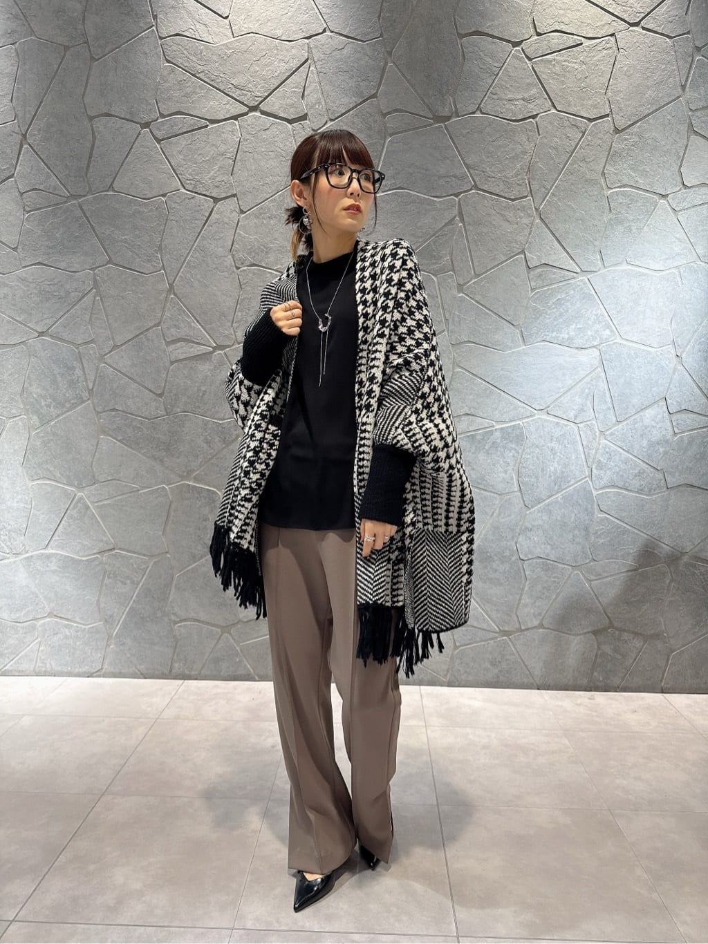 LASUDのプリーツフリルスリーブブラウスを使ったコーディネートを紹介します。｜Rakuten Fashion(楽天ファッション／旧楽天ブランドアベニュー)5087263