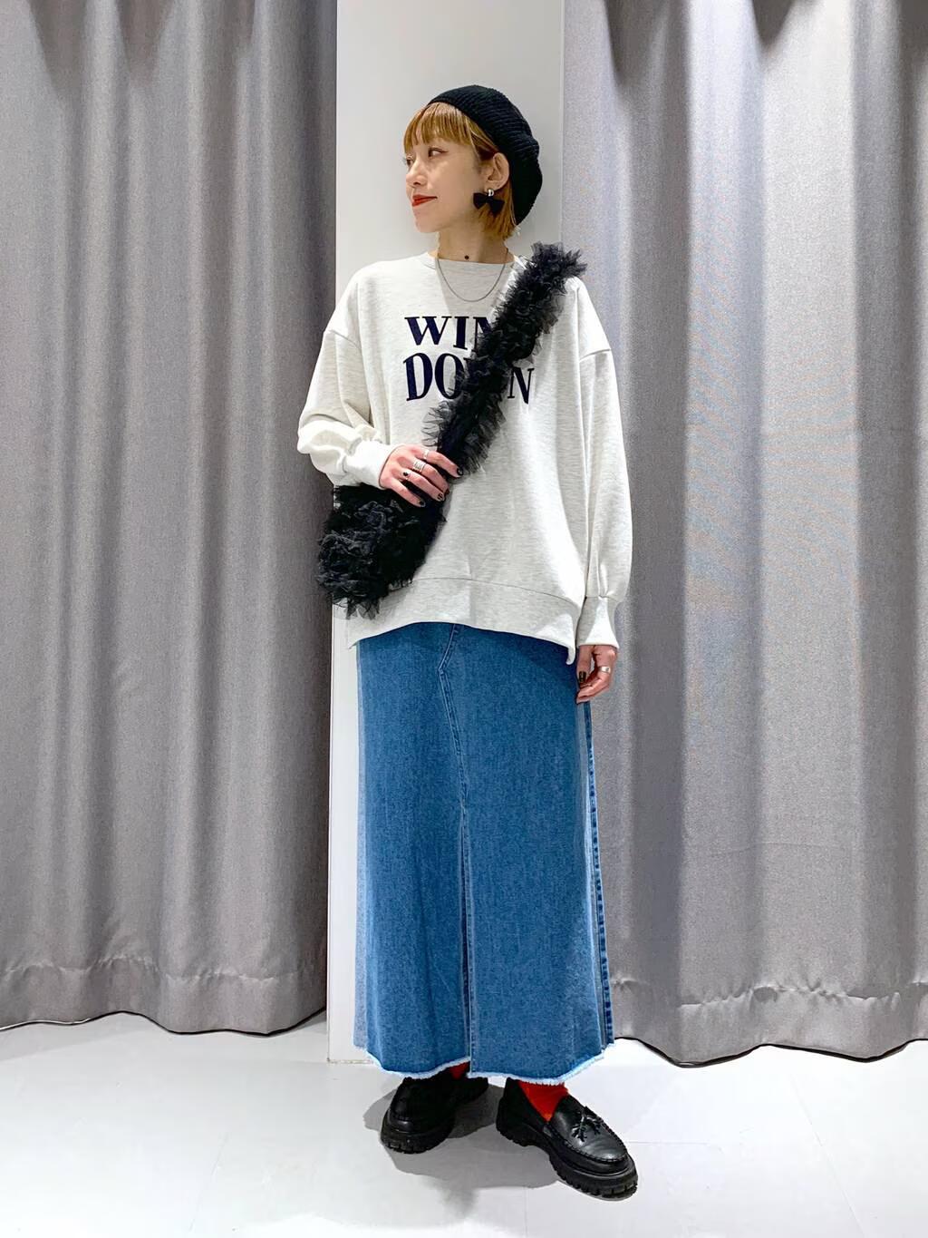 LAKOLEのフロッキーロゴスウェットを使ったコーディネートを紹介します。｜Rakuten Fashion(楽天ファッション／旧楽天ブランドアベニュー)5089950