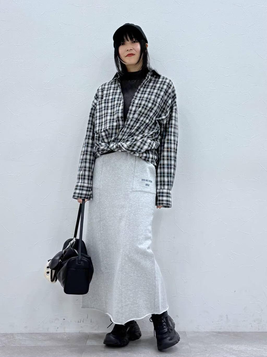 LAKOLEのデニムライクリブニットを使ったコーディネートを紹介します。｜Rakuten Fashion(楽天ファッション／旧楽天ブランドアベニュー)5089896