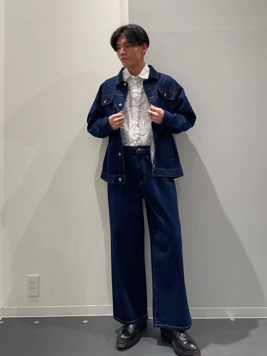 LAKOLEのスエード柄シャツを使ったコーディネートを紹介します。｜Rakuten Fashion(楽天ファッション／旧楽天ブランドアベニュー)5089952