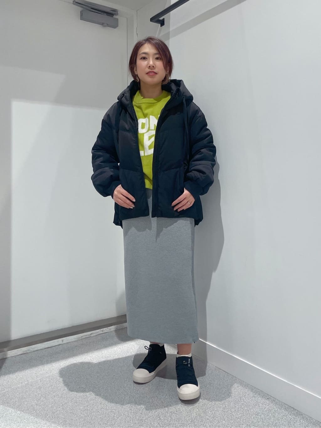 Vinの異素材切り替えナロースカートを使ったコーディネートを紹介します。｜Rakuten Fashion(楽天ファッション／旧楽天ブランドアベニュー)5090835